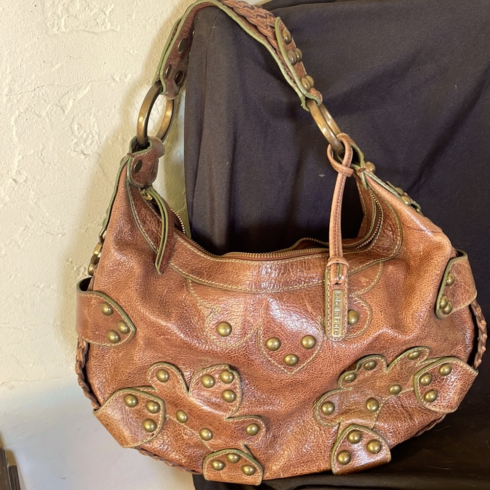 Isabella Fiore purse! Like brand new! Inside pockets plus one zipper pocket.
